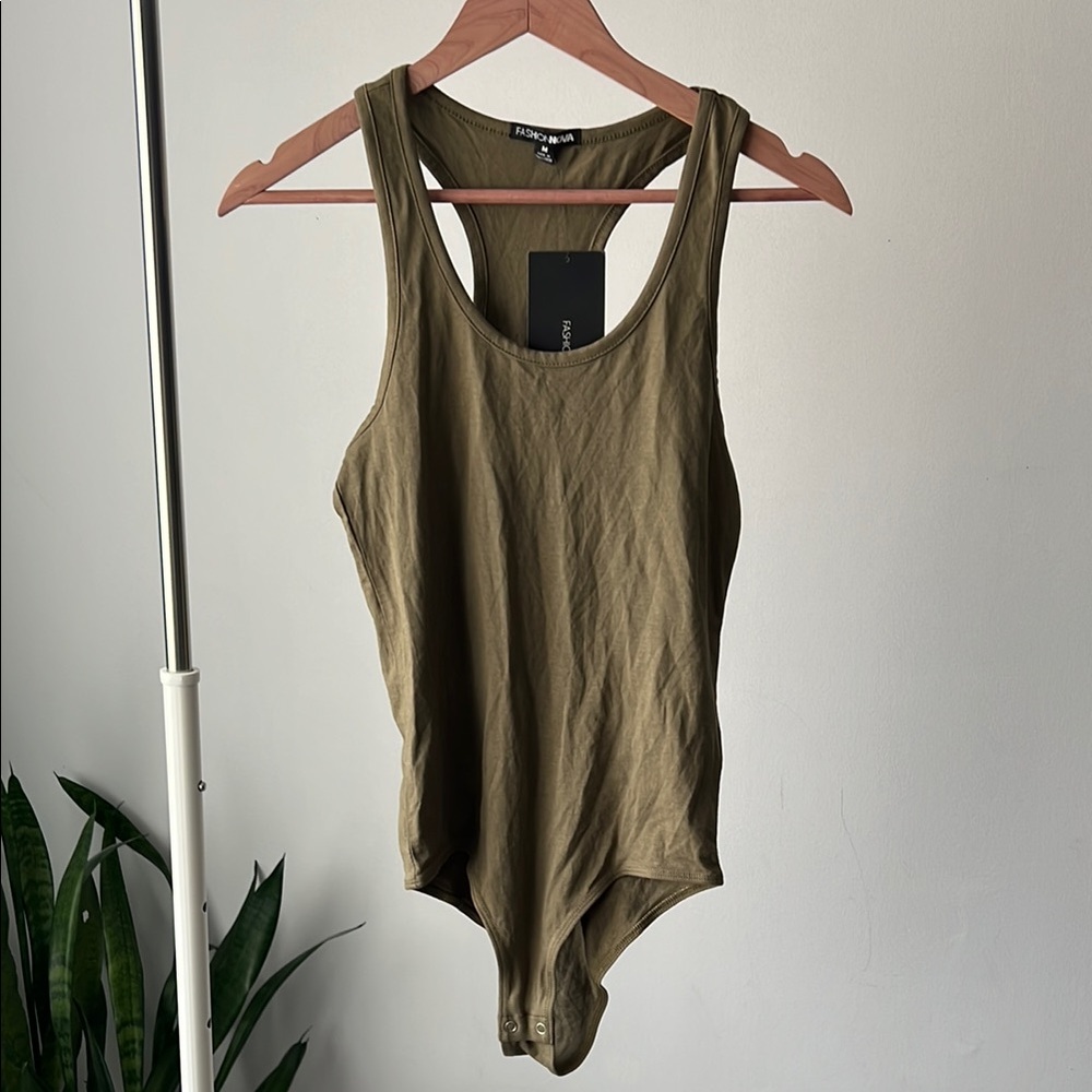 Fashion Nova divine basic army Green Sleeveless Fitted tank Bodysuit M
